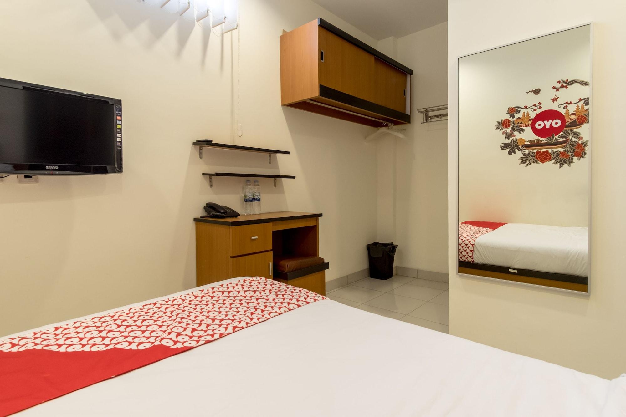 OYO 294 Andrea Residence Syariah Medan Exterior foto