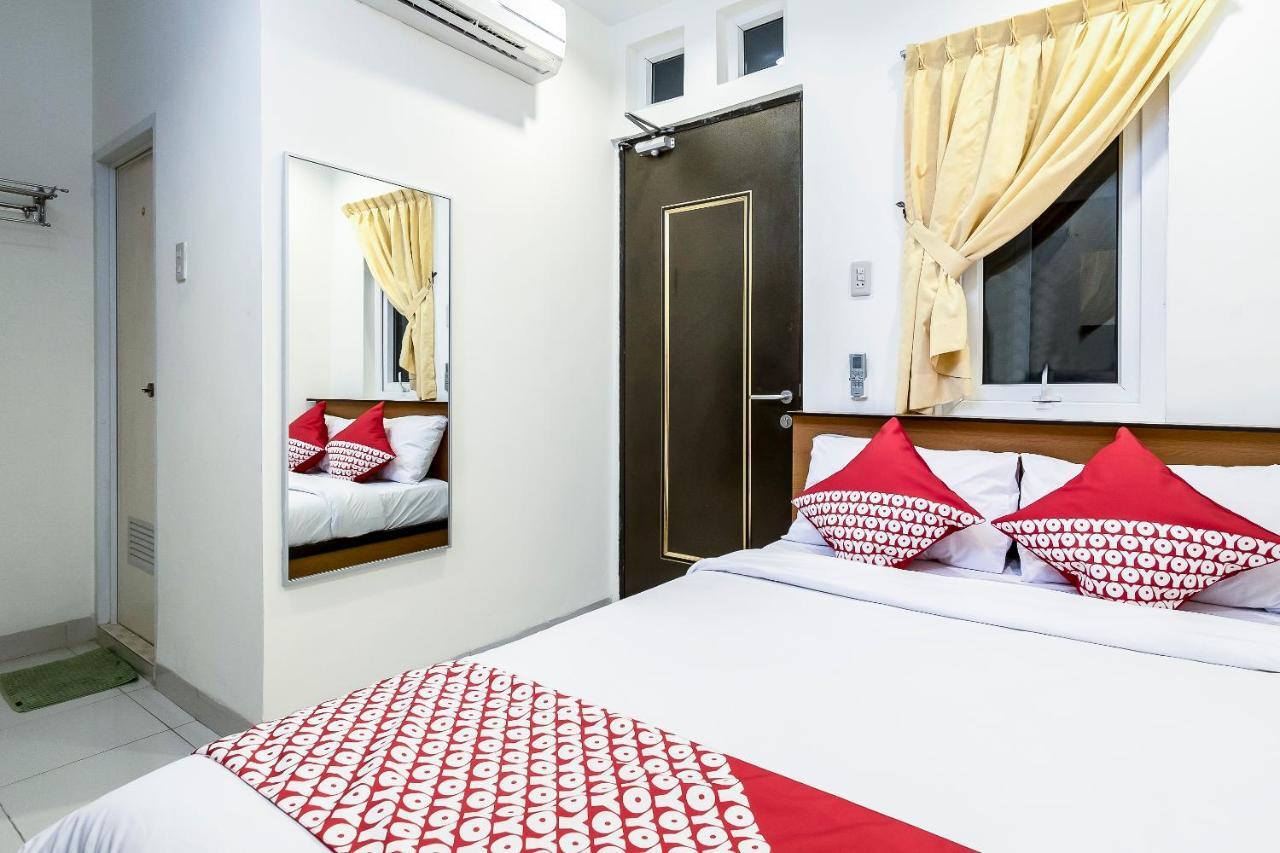 OYO 294 Andrea Residence Syariah Medan Exterior foto