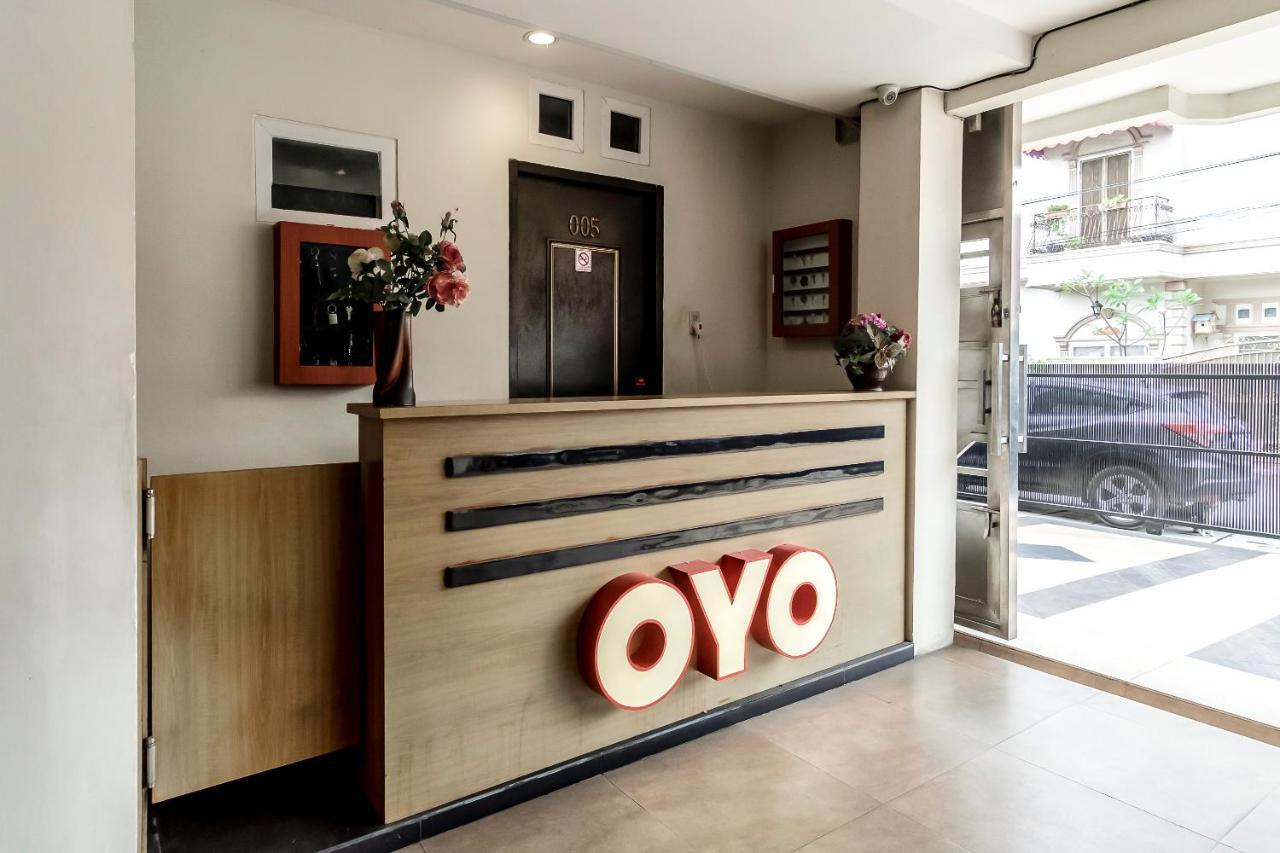 OYO 294 Andrea Residence Syariah Medan Exterior foto